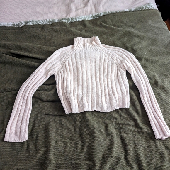 American Eagle Cropped Mockneck Sweater - Picture 2 of 3